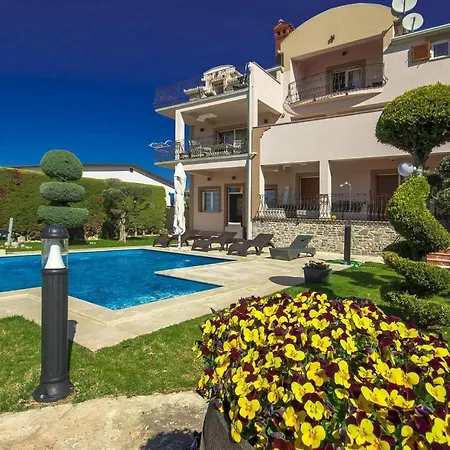 Stunning In With Kitchen Porec
