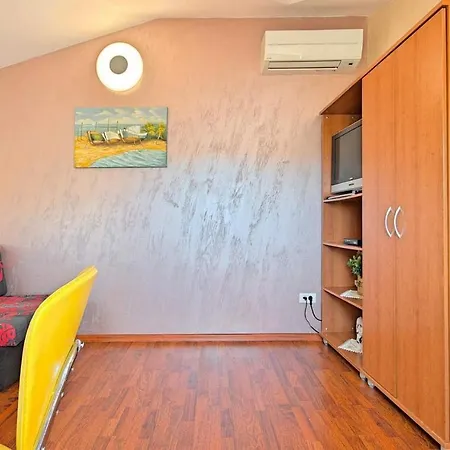 Stunning In With Kitchen Apartment Porec