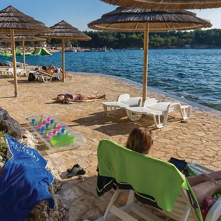Stunning In With Kitchen Apartament Poreč