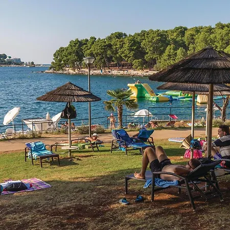 Apartament Stunning In With Kitchen Poreč